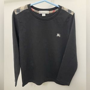 Burberry Black Long Sleeve T Shirt with Plaid Shoulder Patch (Unisex) Size 6Y